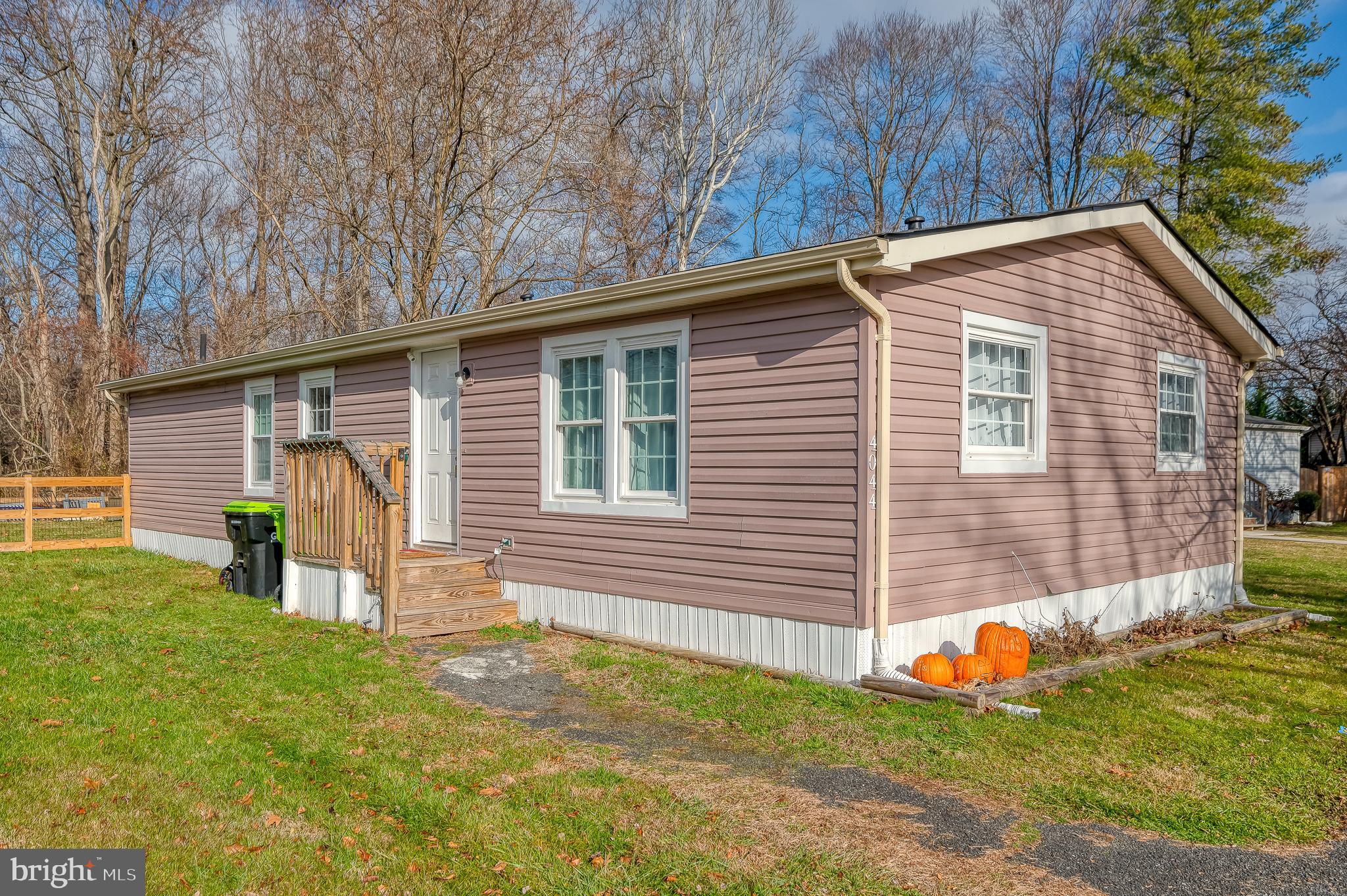 MOUNTAIN BUSH ESTATES - Residential