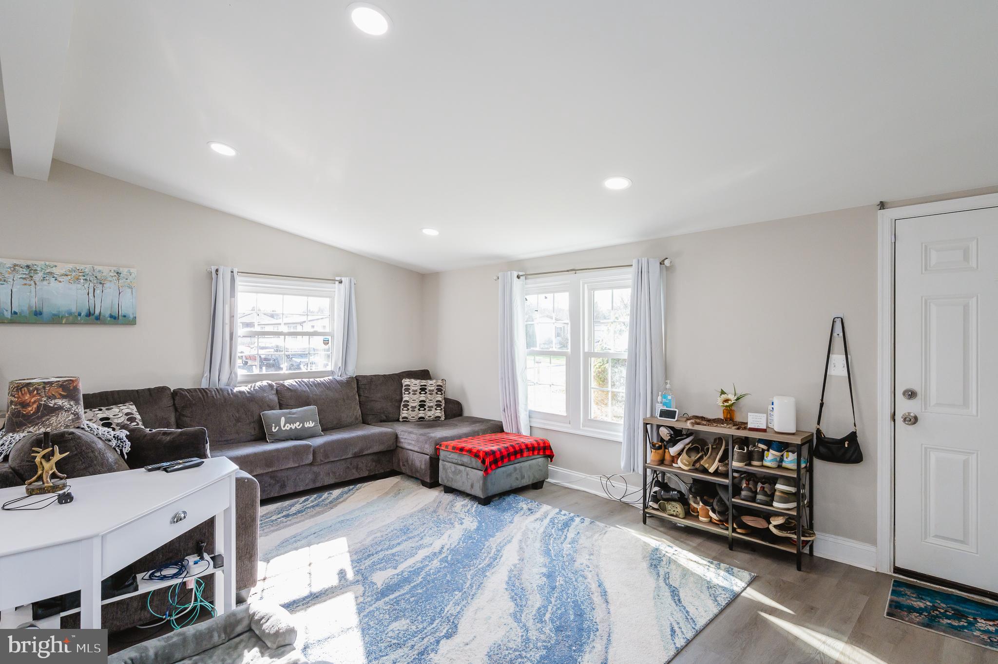 MOUNTAIN BUSH ESTATES - Residential