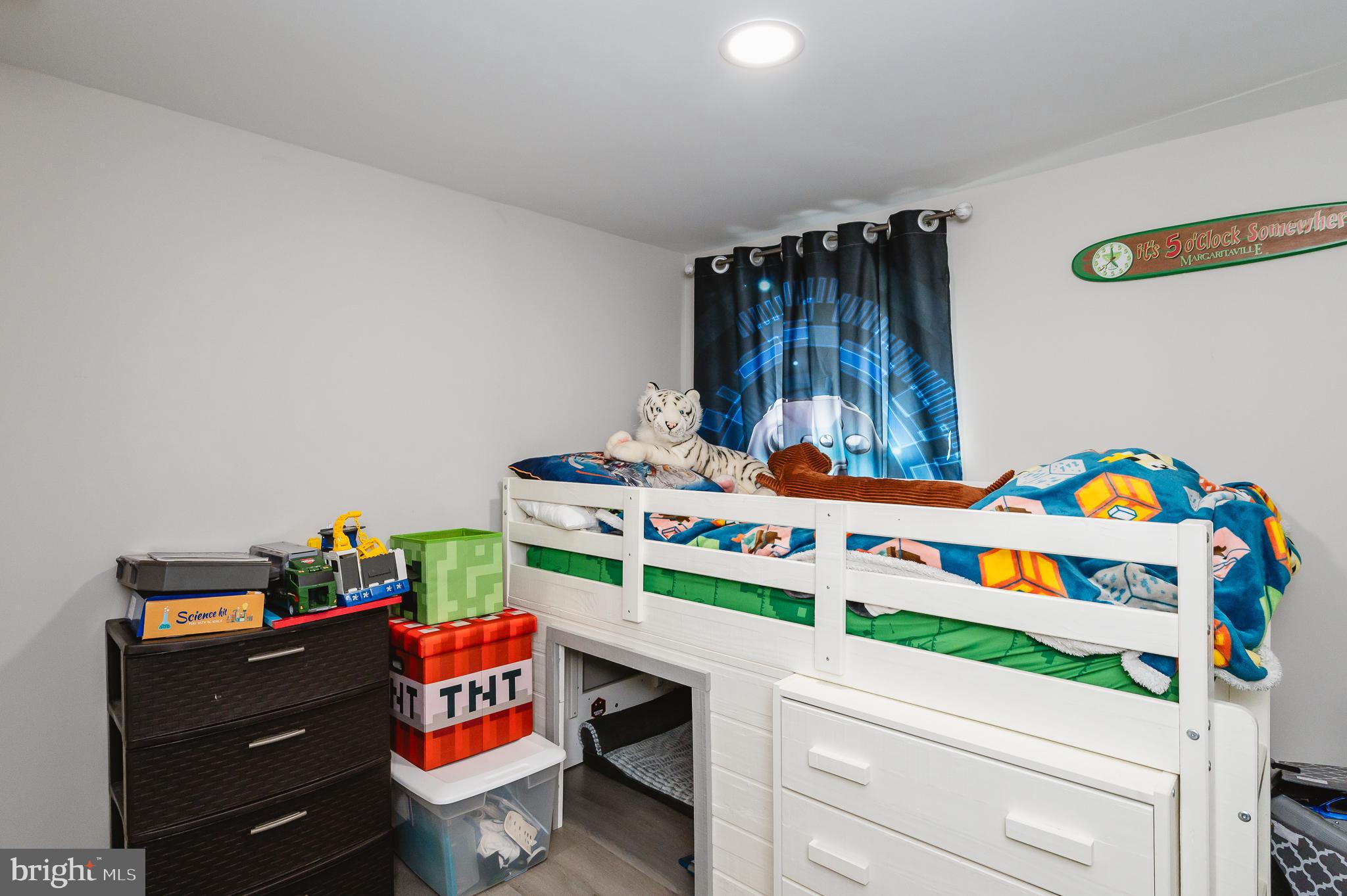 MOUNTAIN BUSH ESTATES - Residential