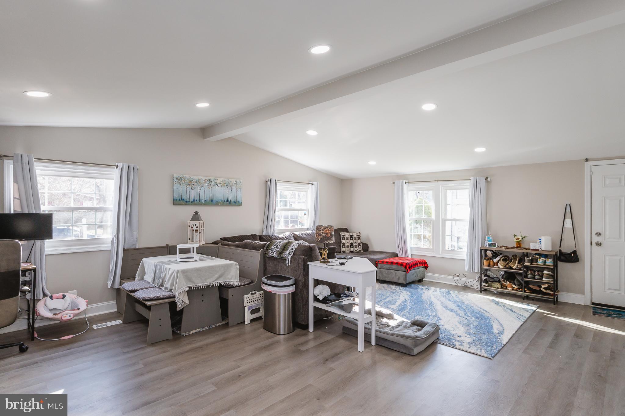 MOUNTAIN BUSH ESTATES - Residential