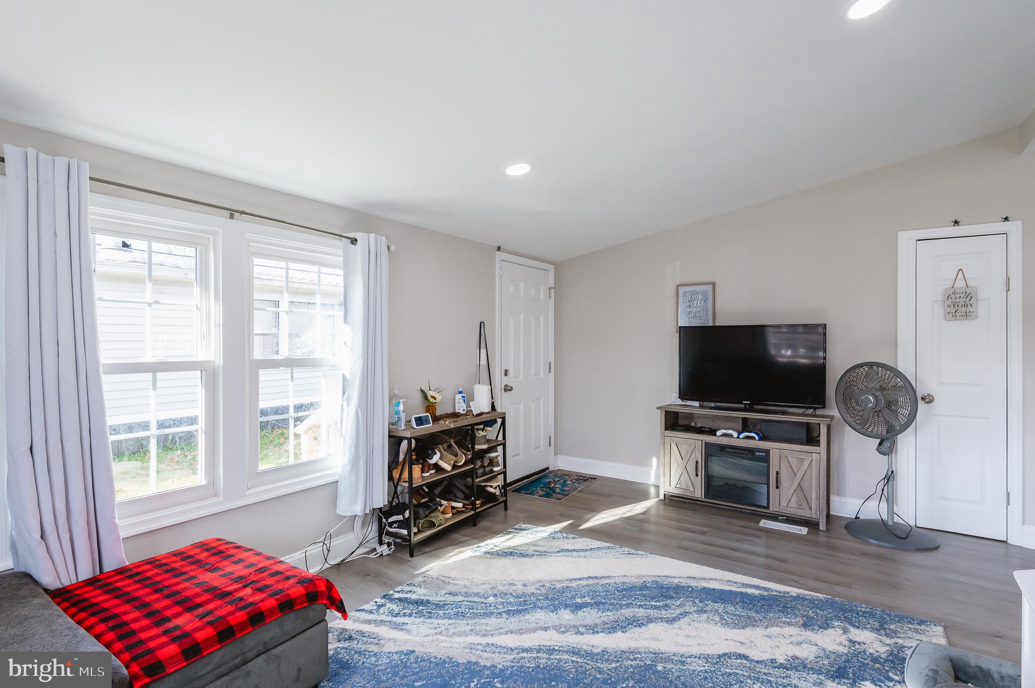 MOUNTAIN BUSH ESTATES - Residential