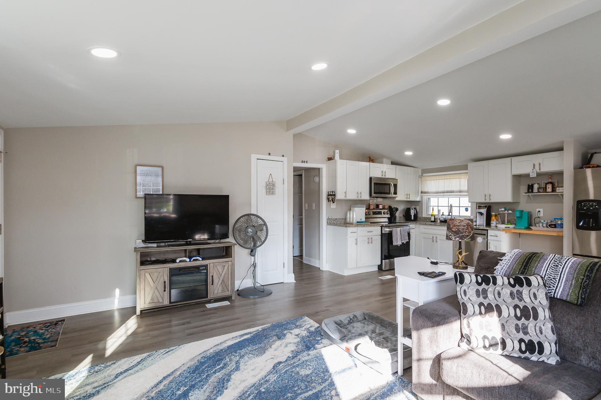 MOUNTAIN BUSH ESTATES - Residential