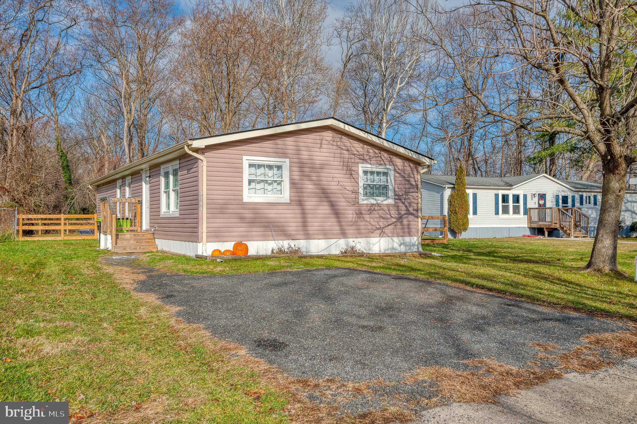 MOUNTAIN BUSH ESTATES - Residential