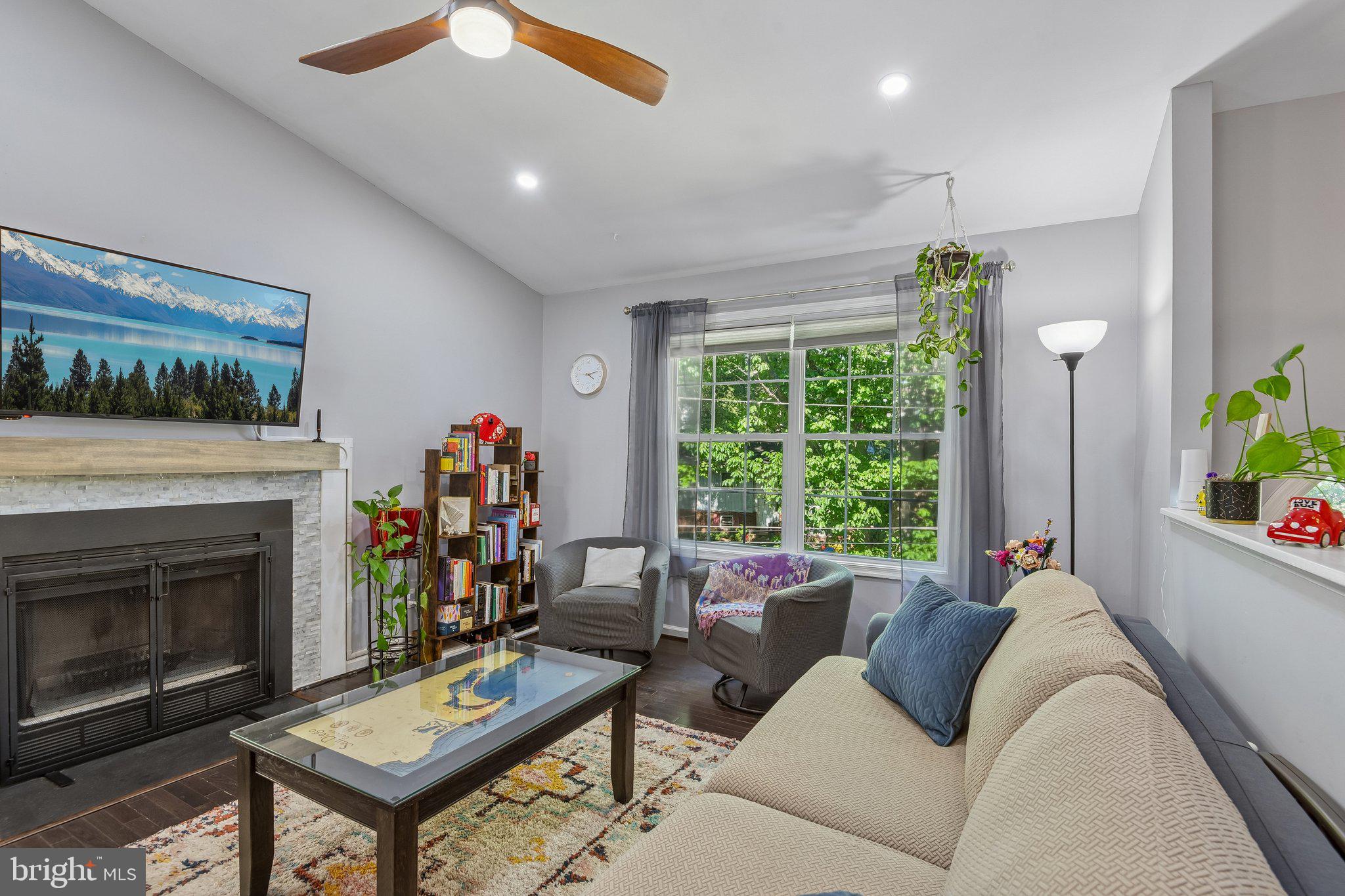 1178 GLENWOOD DL