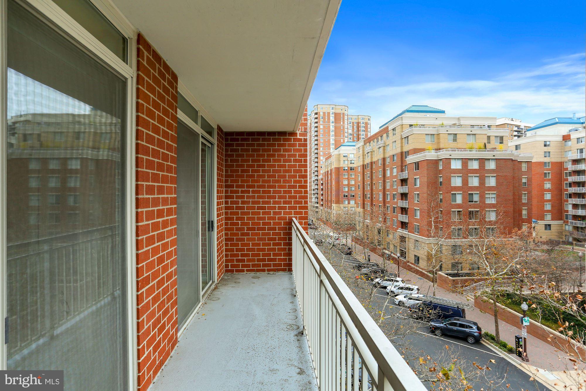 ARLINGTON - Residential