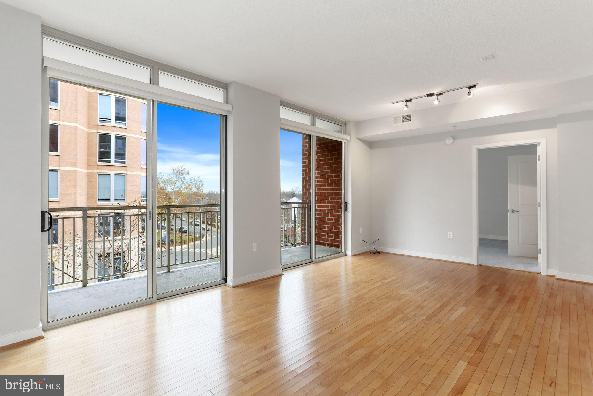 ARLINGTON - Residential