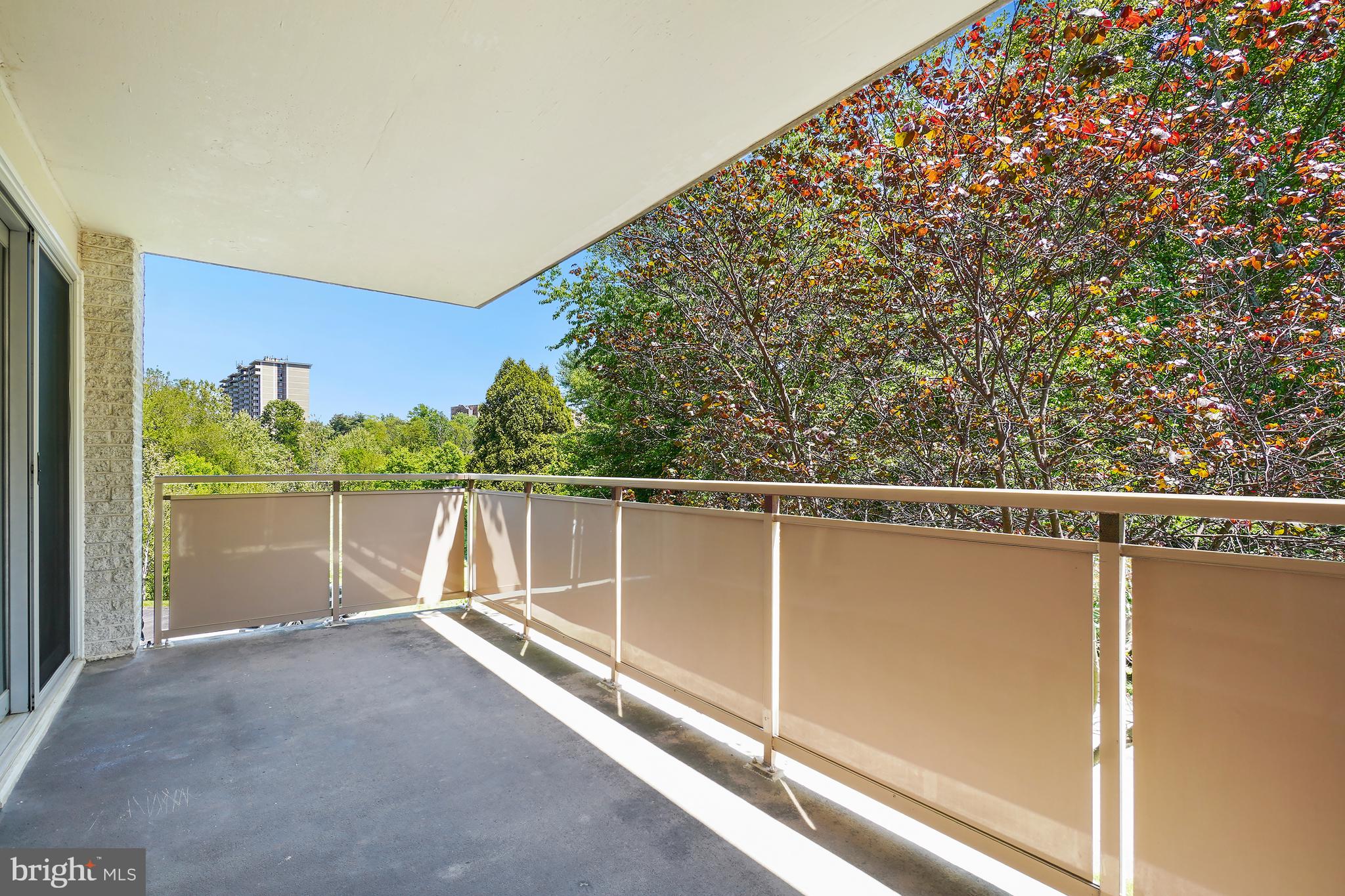 LAKESIDE TERRACE - Residential