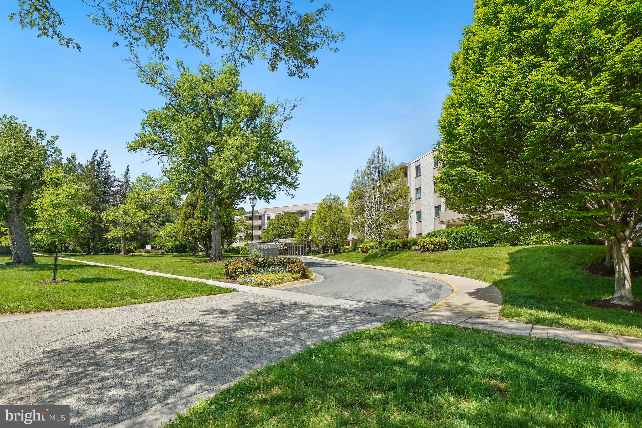 LAKESIDE TERRACE - Residential