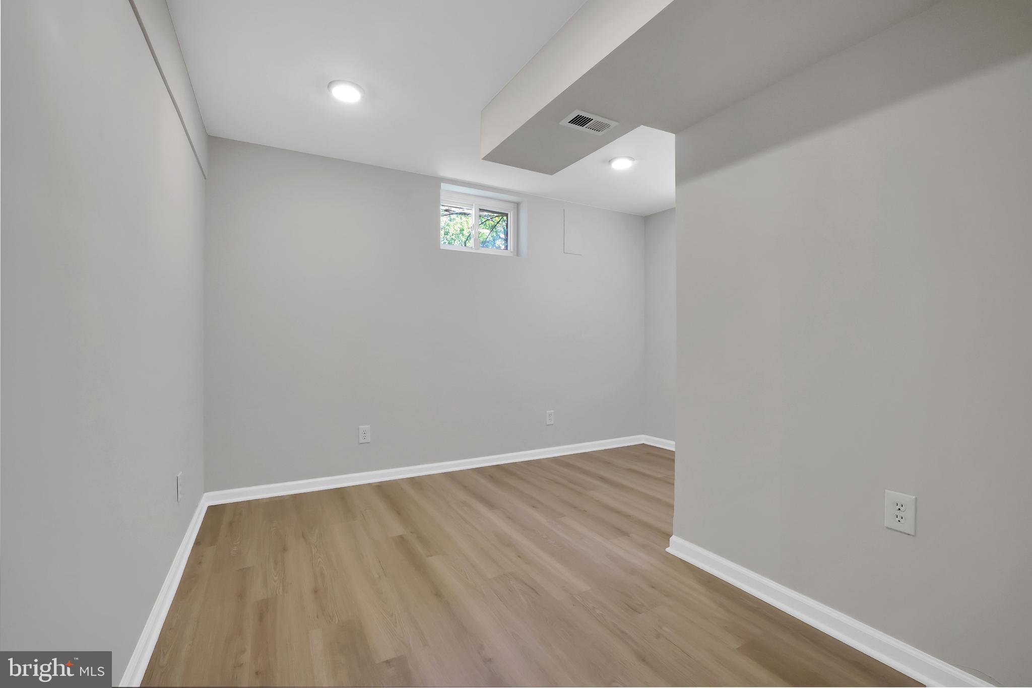 FOREST KNOLLS - Residential
