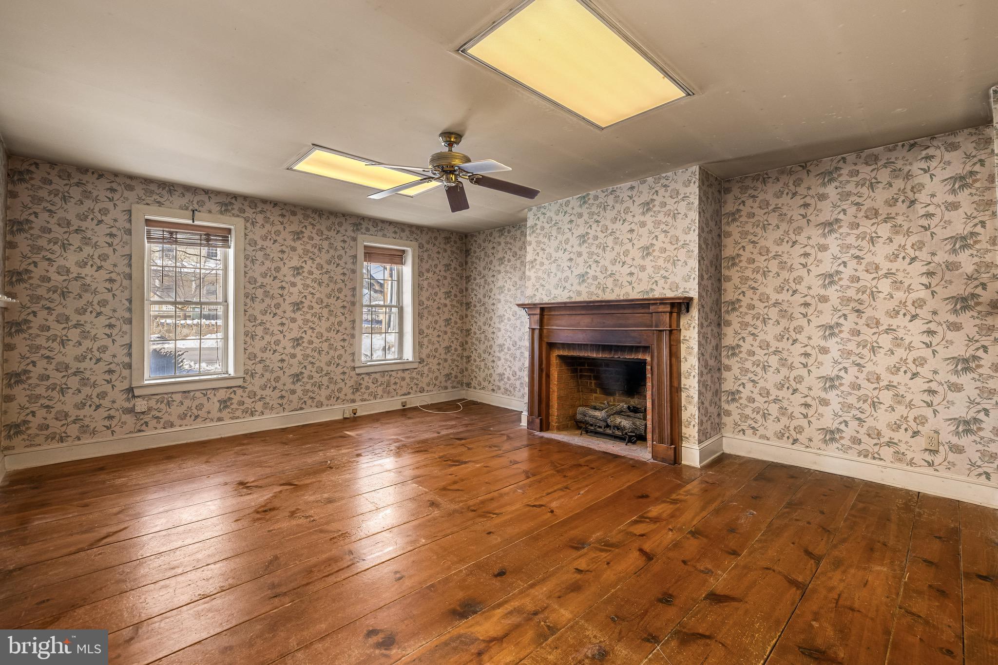 HAMPSTEAD - Residential