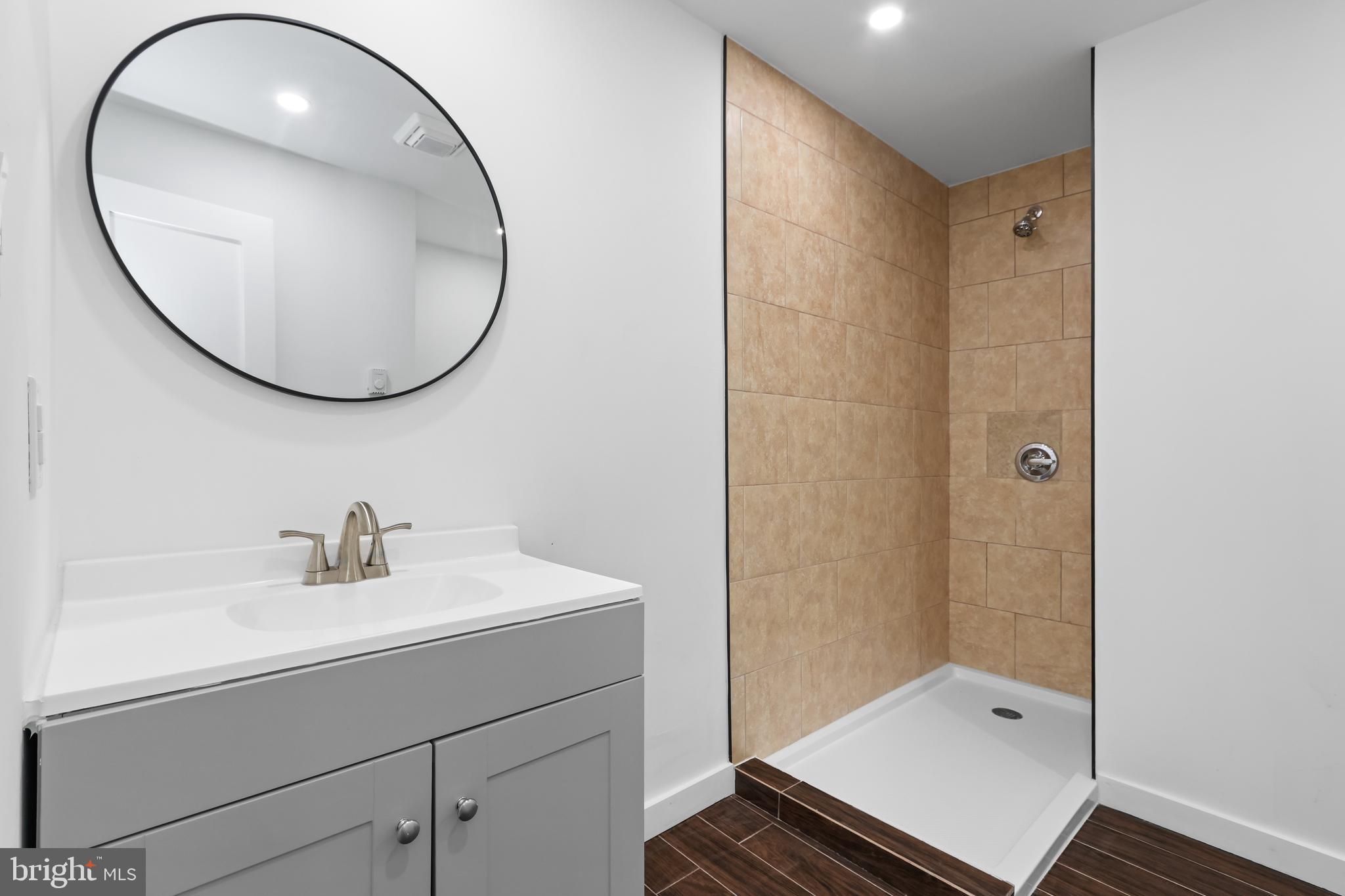 MUSHROOM FARMS - Residential