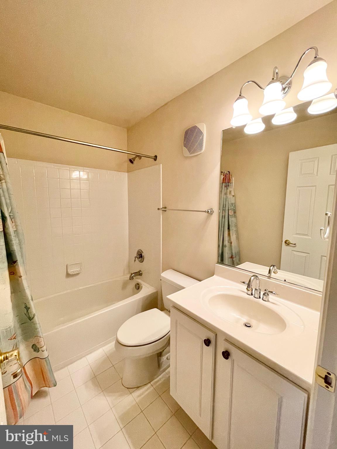 GROVETON WOODS - Residential Lease