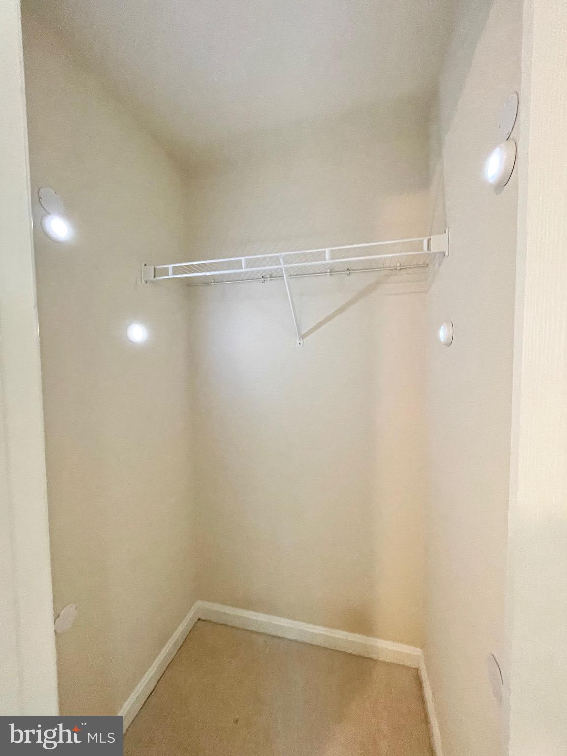 GROVETON WOODS - Residential Lease