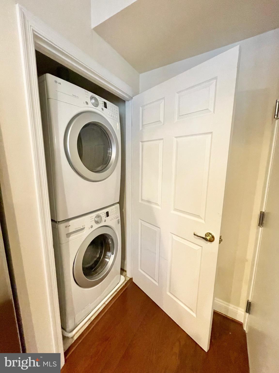 GROVETON WOODS - Residential Lease