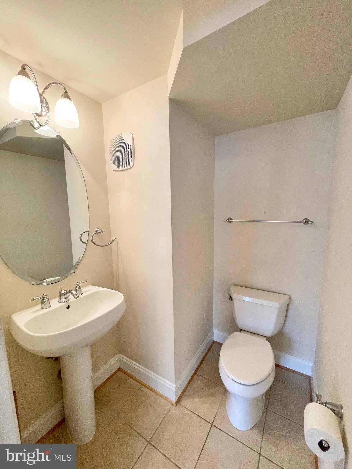 GROVETON WOODS - Residential Lease