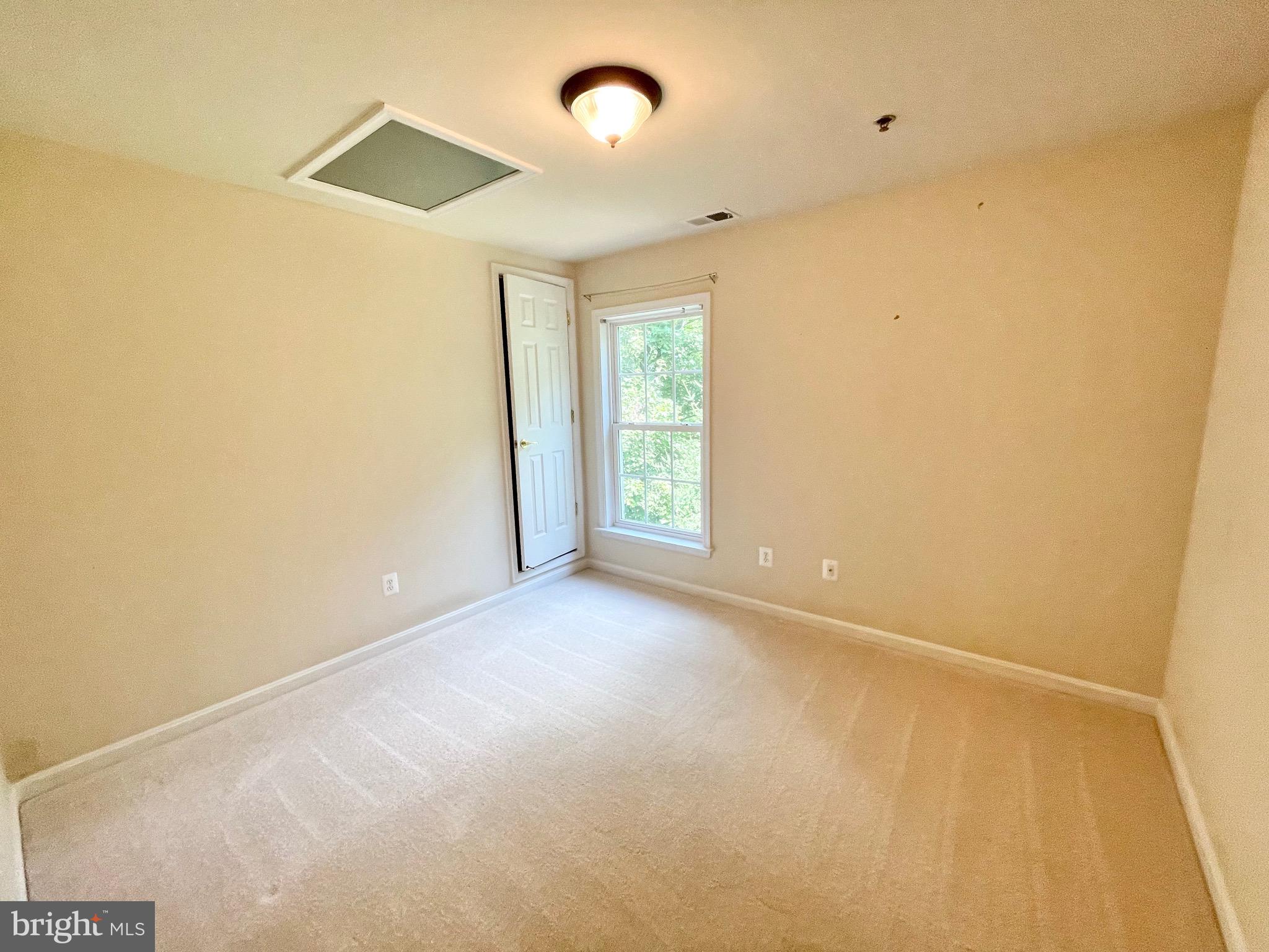 GROVETON WOODS - Residential Lease