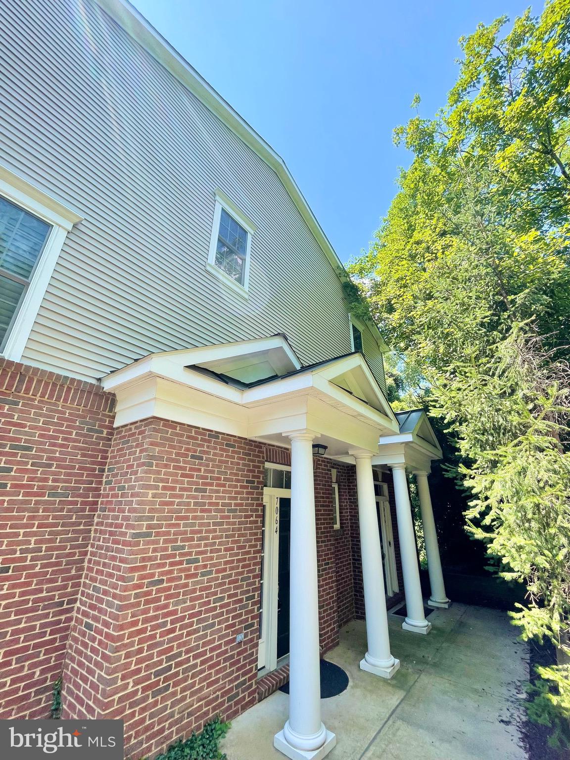 GROVETON WOODS - Residential Lease