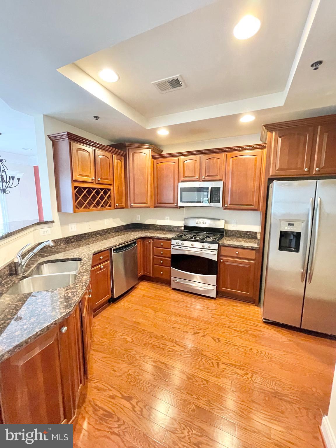 GROVETON WOODS - Residential Lease