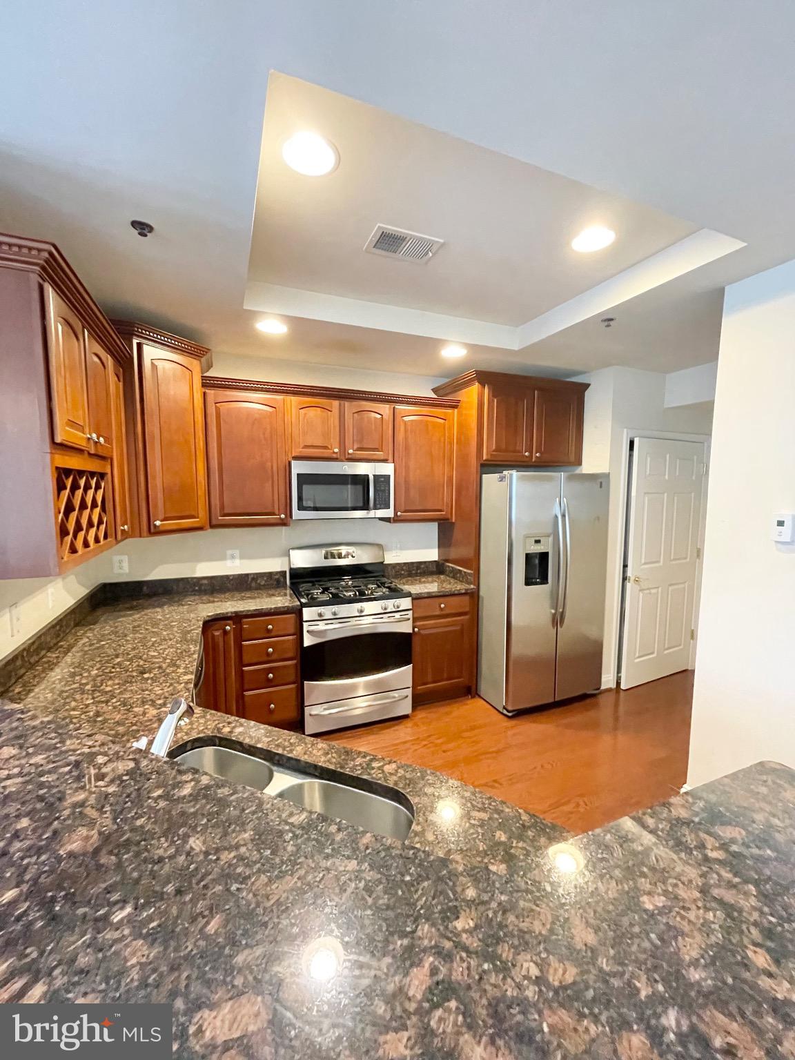 GROVETON WOODS - Residential Lease