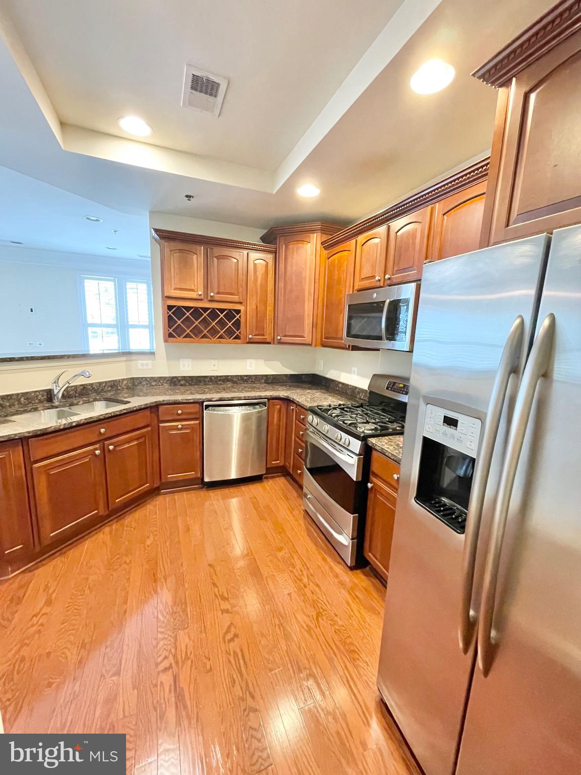 GROVETON WOODS - Residential Lease