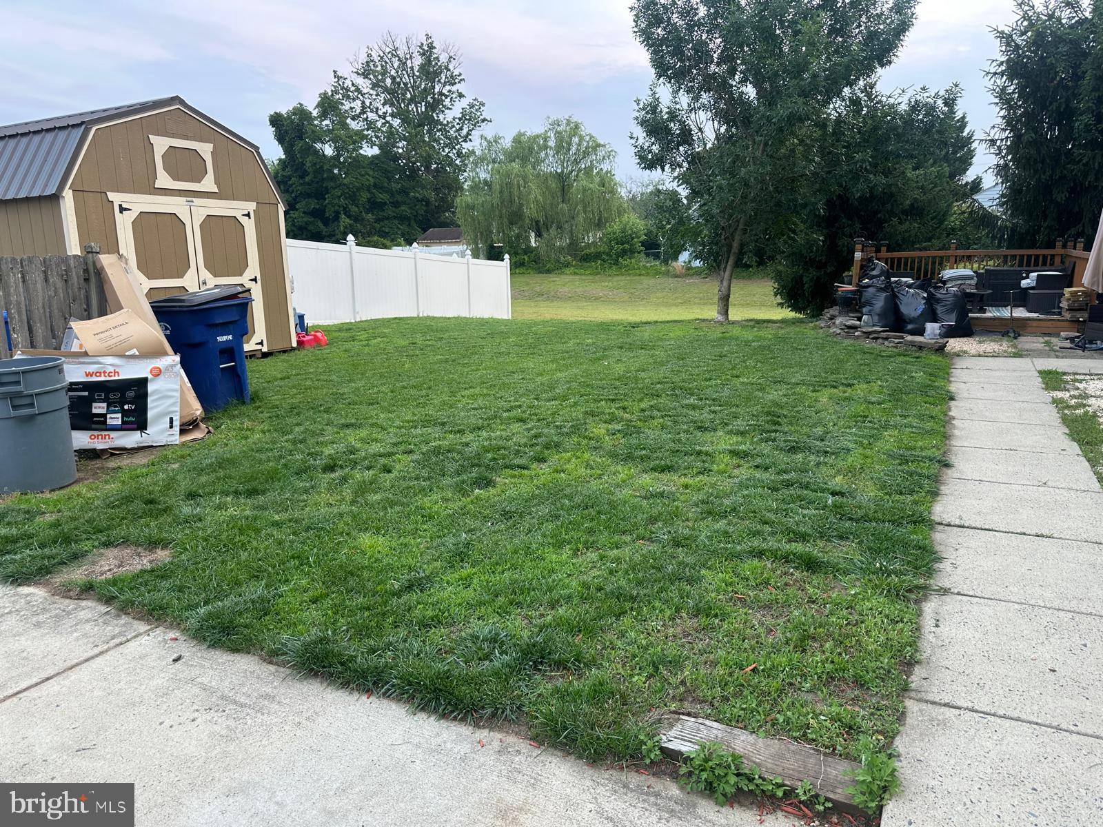 2201-2203-2005 BURLINGTON AVENUE