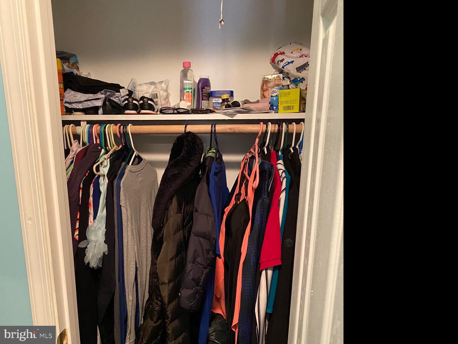 VILLAGE GATE - Residential