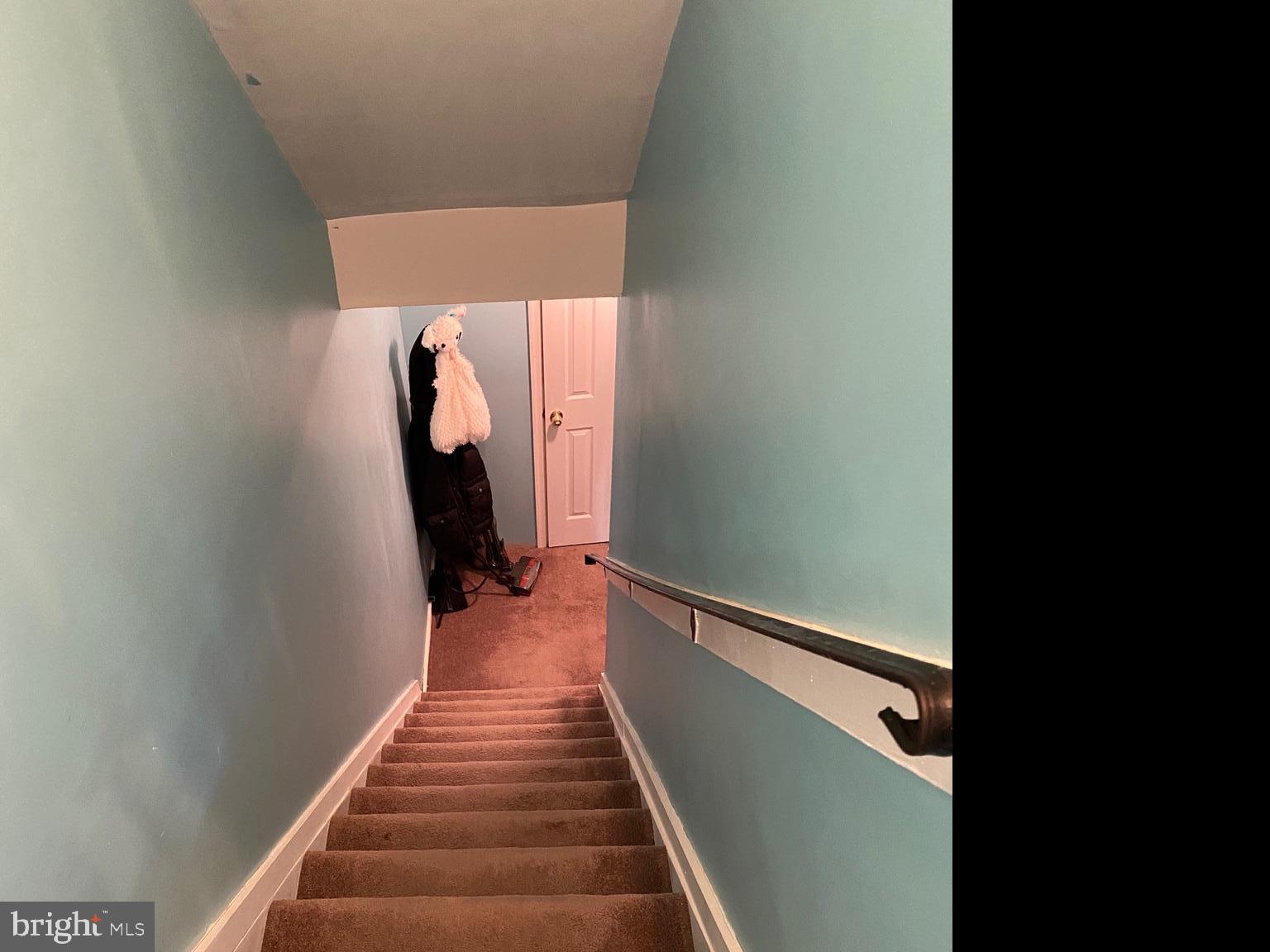 VILLAGE GATE - Residential