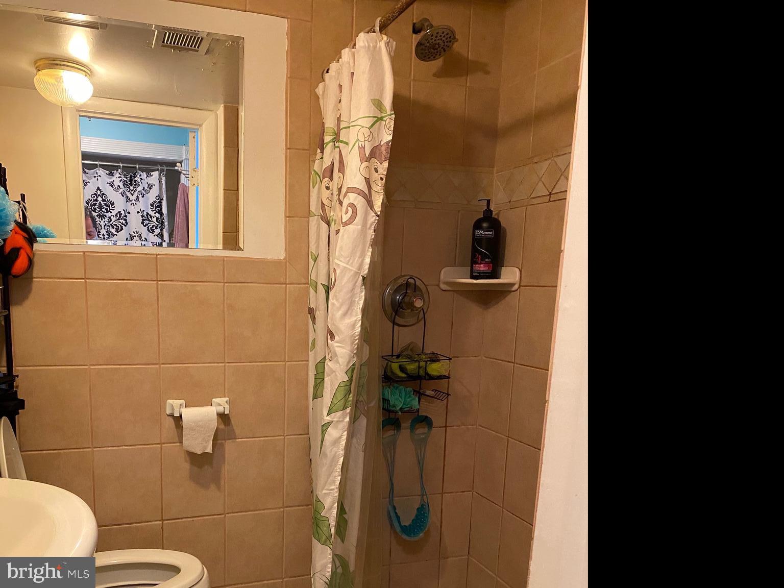 VILLAGE GATE - Residential