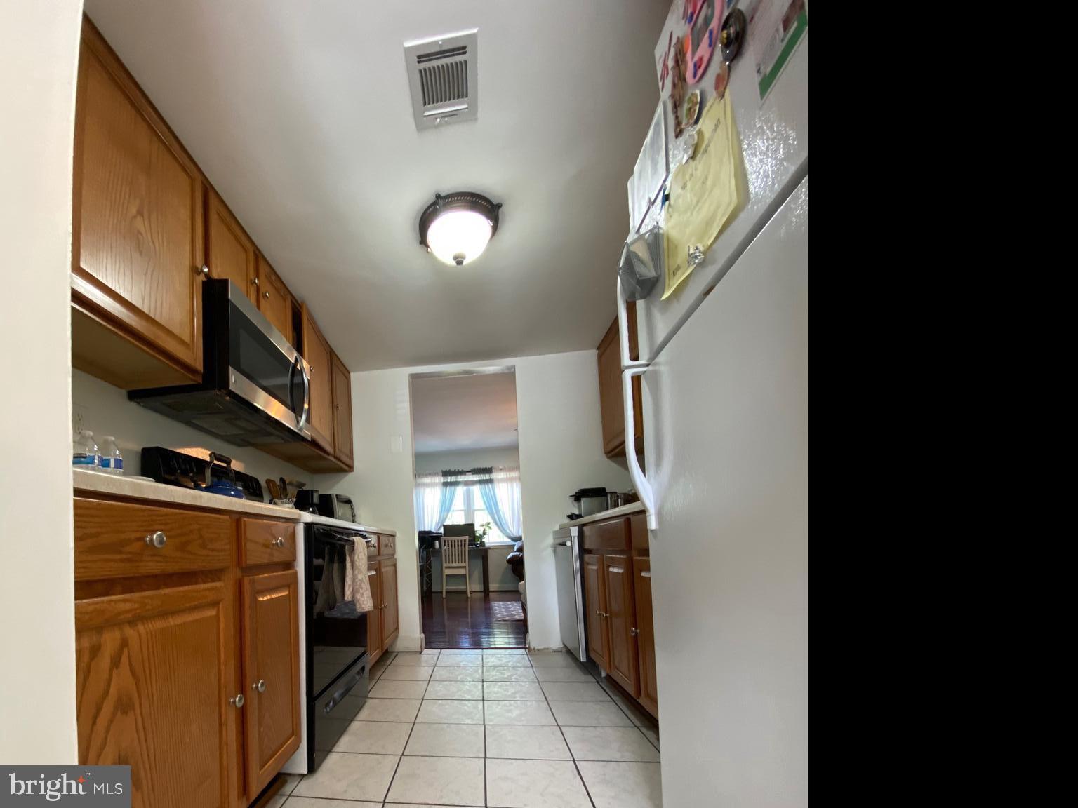 VILLAGE GATE - Residential