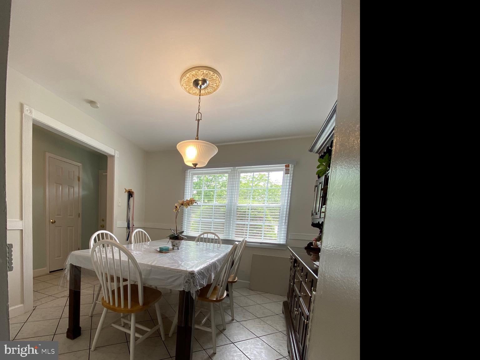 VILLAGE GATE - Residential