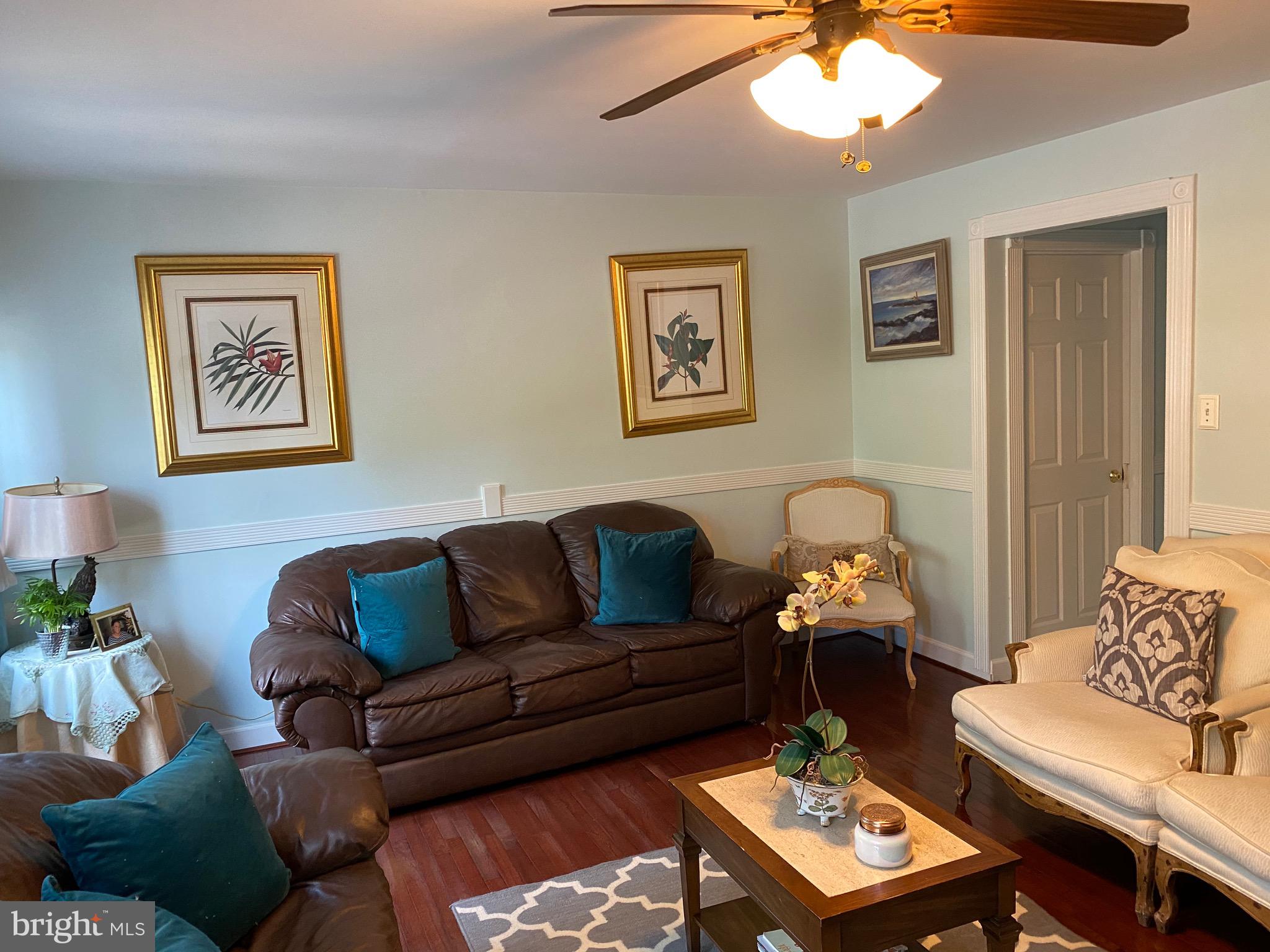 VILLAGE GATE - Residential