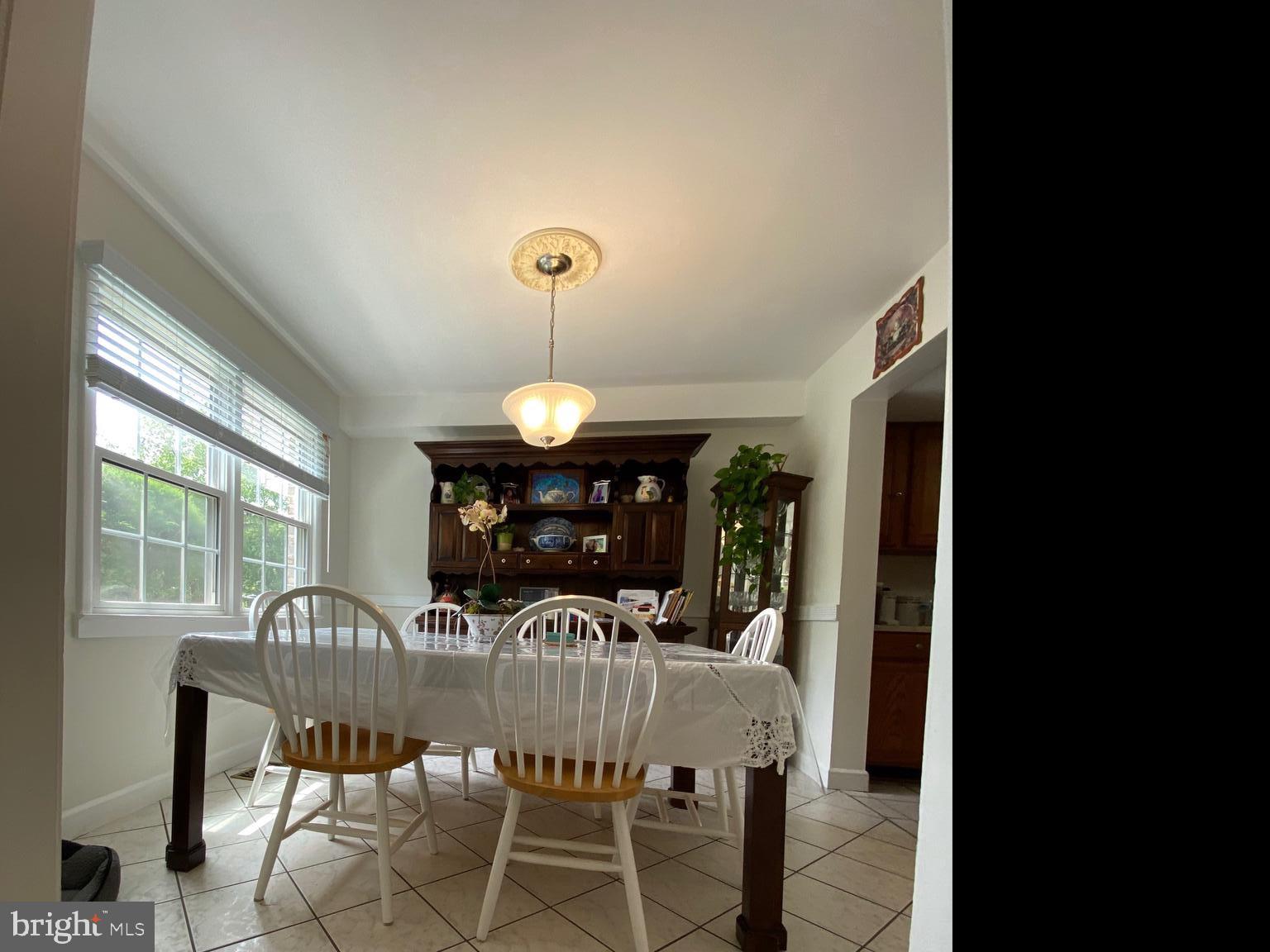 VILLAGE GATE - Residential