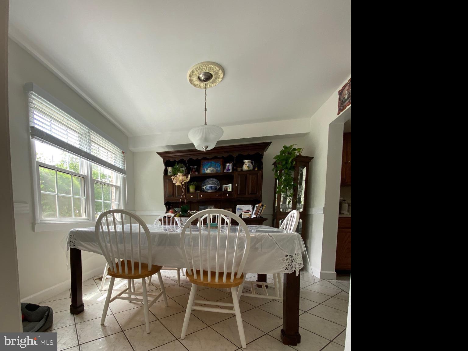 VILLAGE GATE - Residential