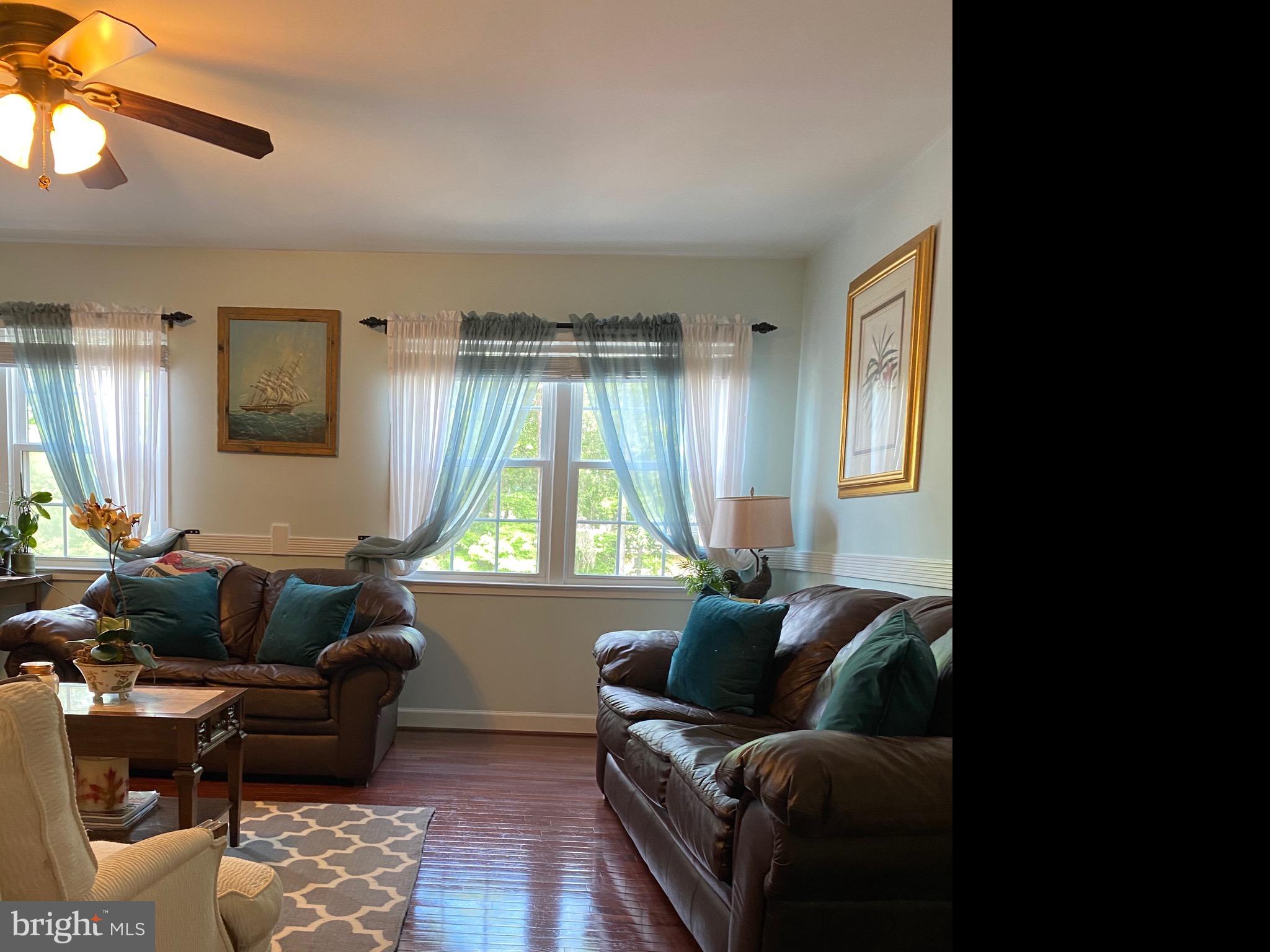 VILLAGE GATE - Residential