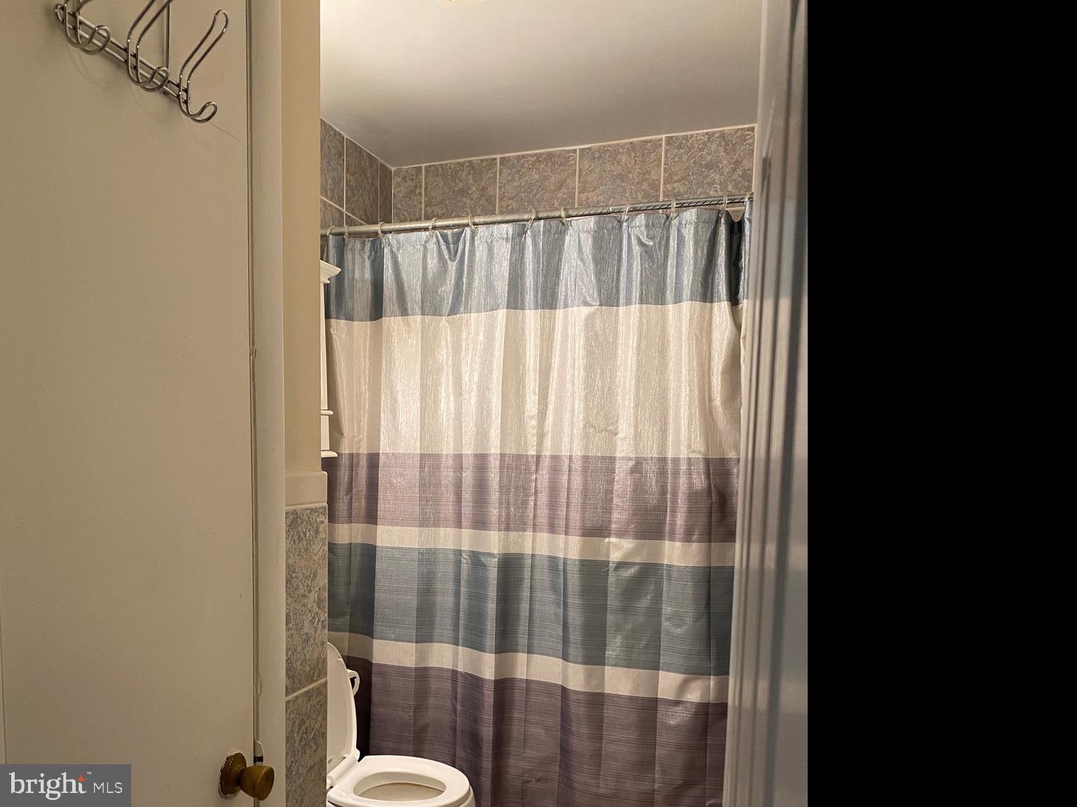 VILLAGE GATE - Residential