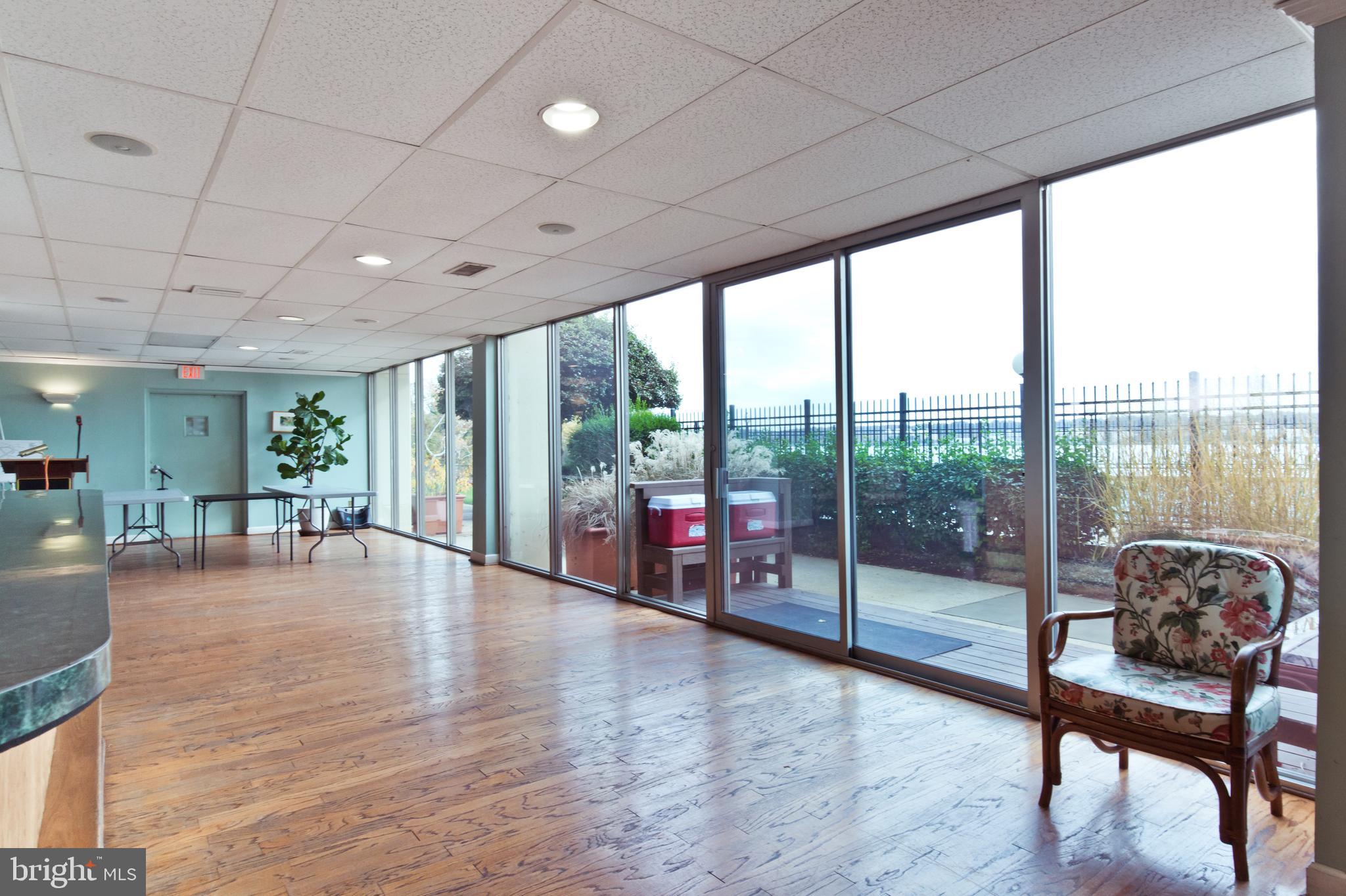 MARINA TOWERS - Residential Lease