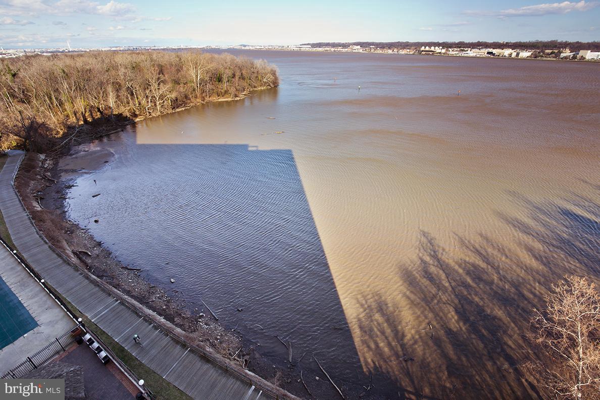 MARINA TOWERS - Residential Lease