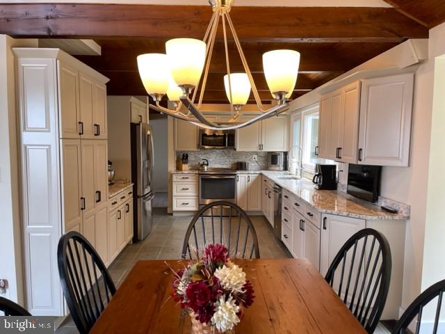 WILLOUGHBY BEACH - Residential