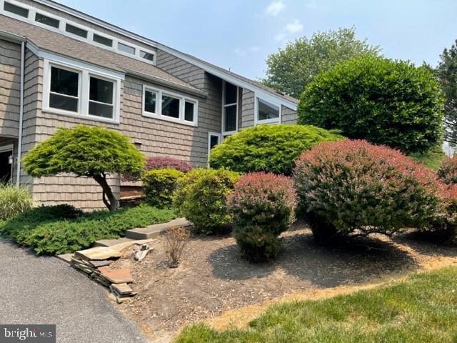 WILLOUGHBY BEACH - Residential