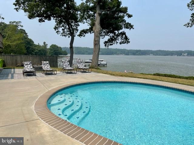 WILLOUGHBY BEACH - Residential