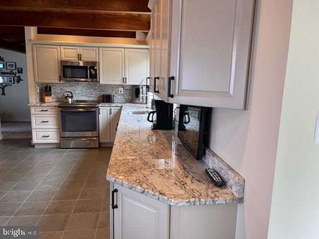 WILLOUGHBY BEACH - Residential