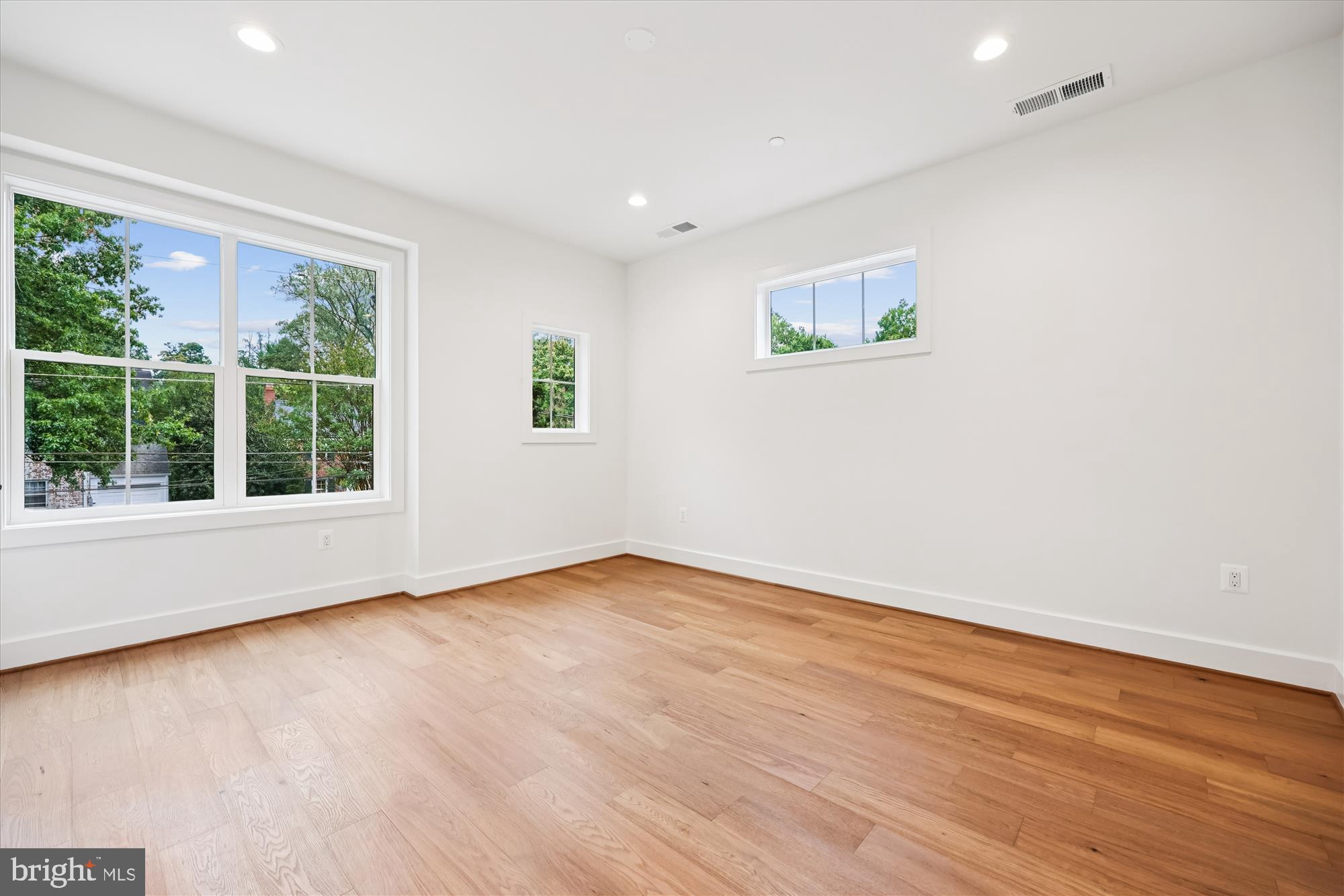 EDGEWOOD - Residential