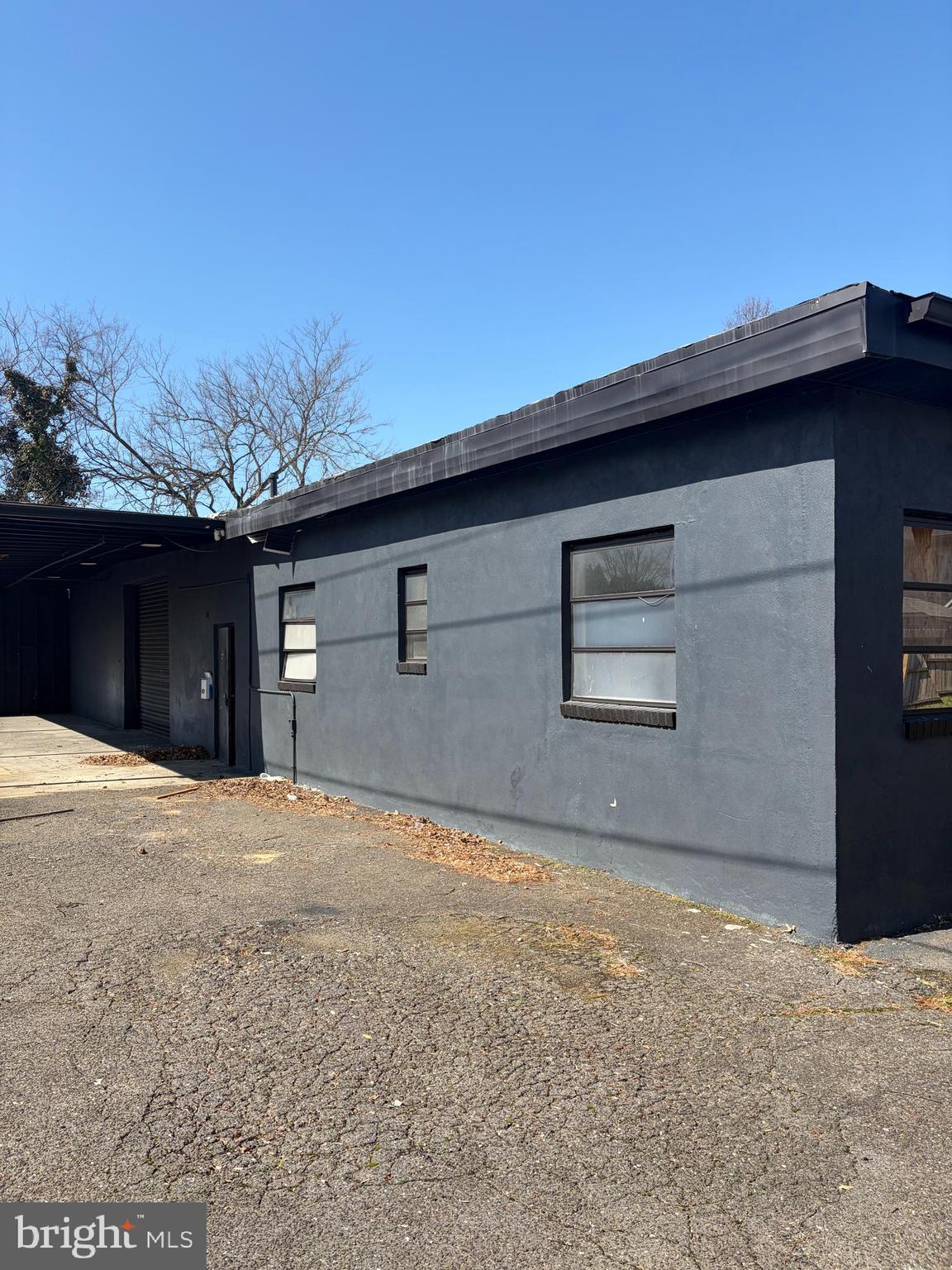 62 SUBURBAN BOULEVARD