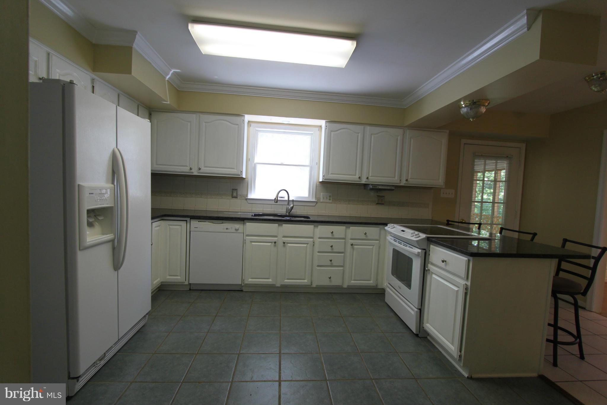 LAKE OF THE WOODS - Residential Lease