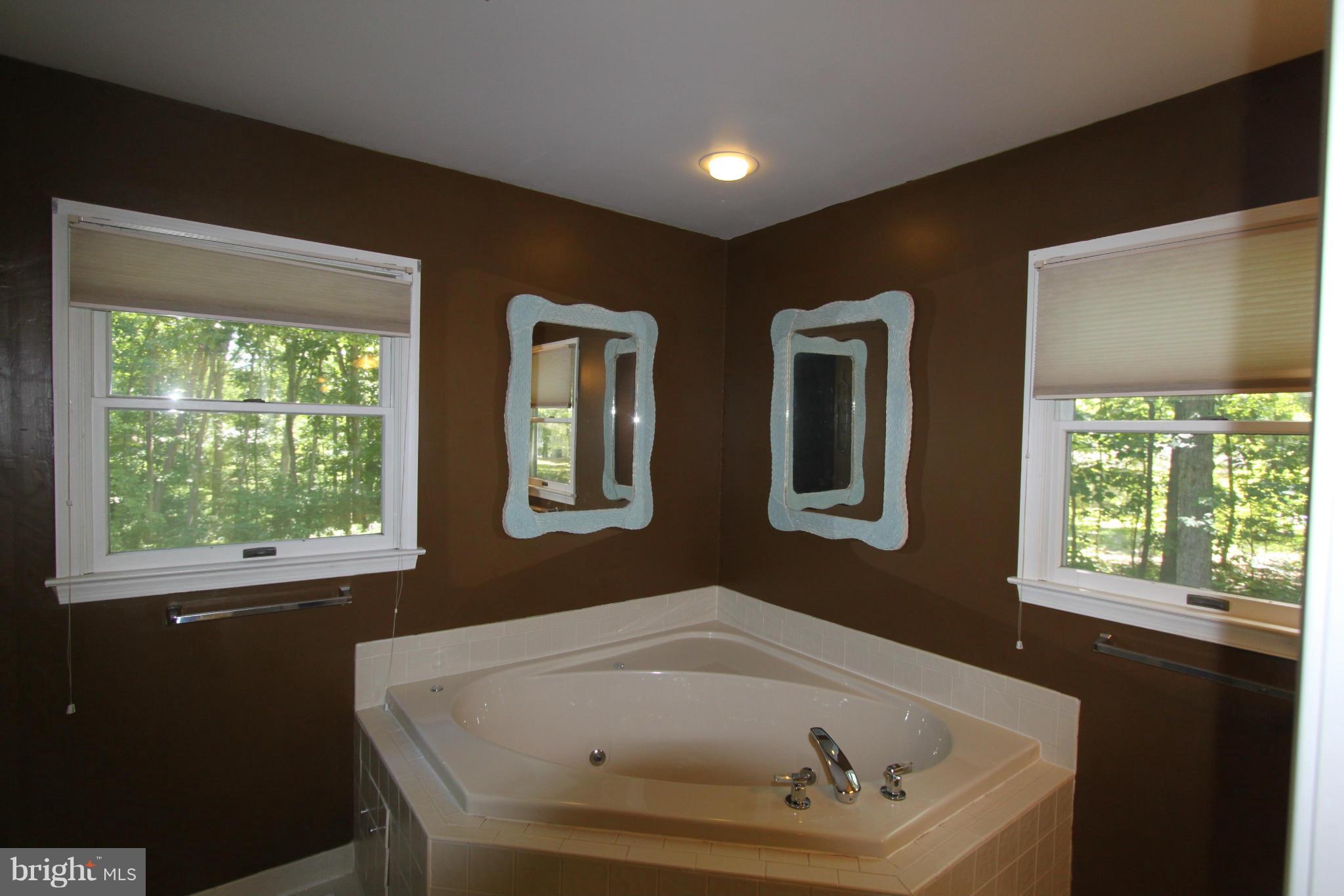 LAKE OF THE WOODS - Residential Lease