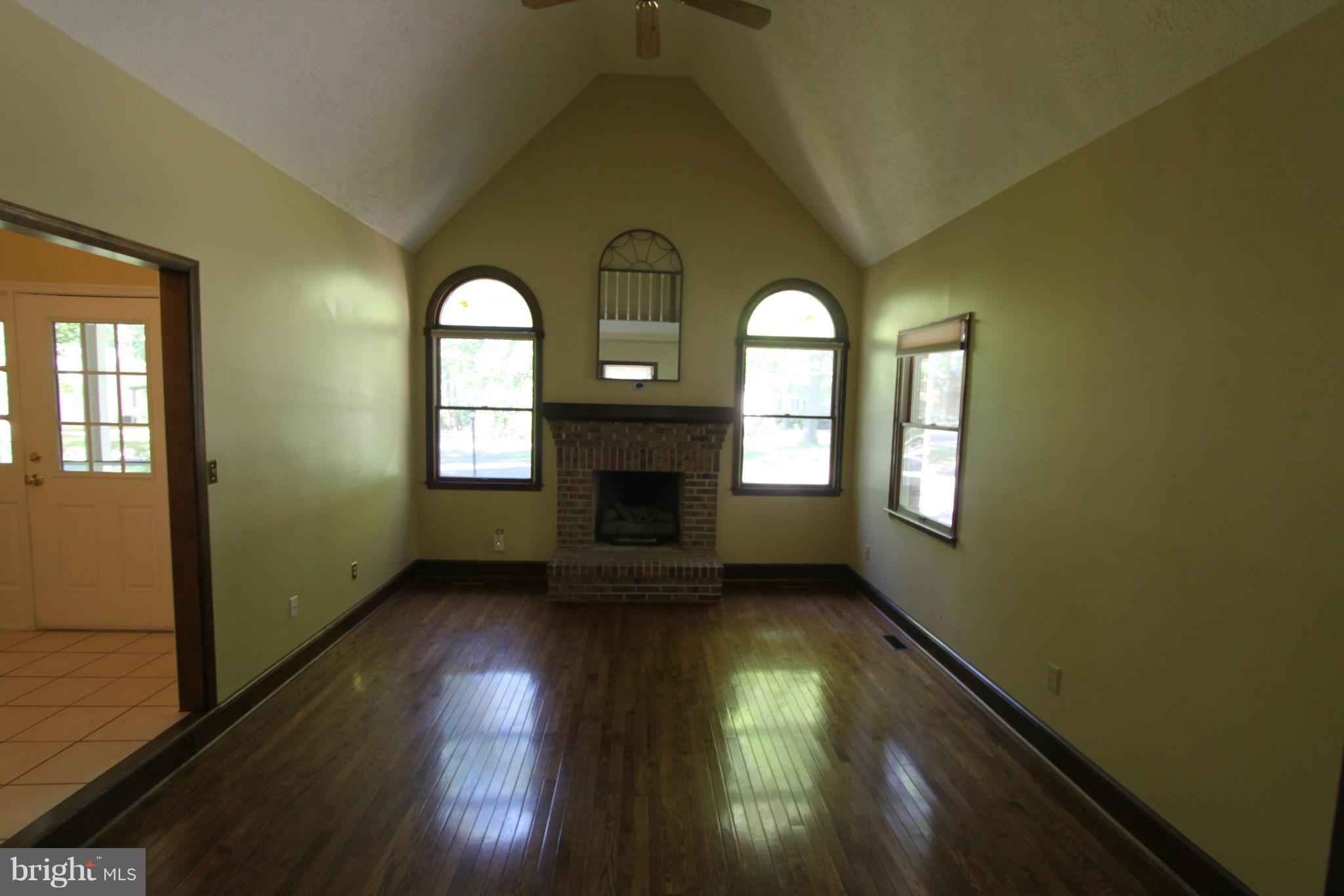 LAKE OF THE WOODS - Residential Lease