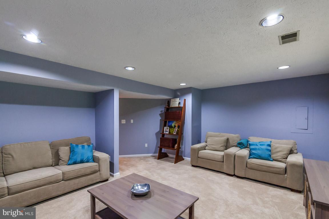 WOODGATE VILLAGE - Residential