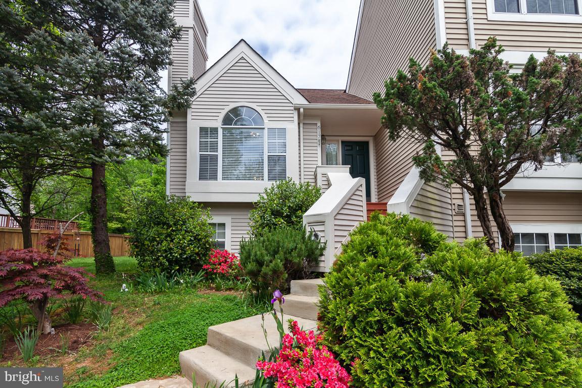 WOODGATE VILLAGE - Residential