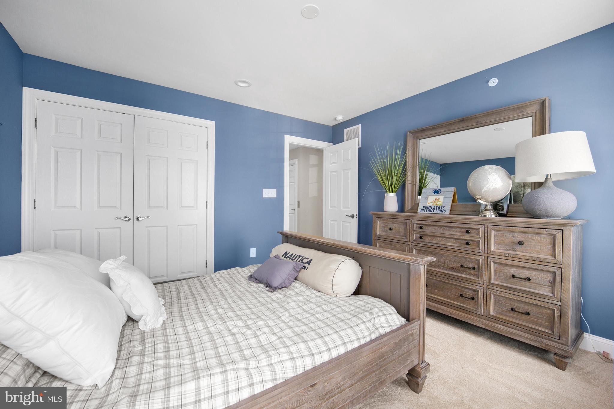 RADCLIFFE COURT - Residential