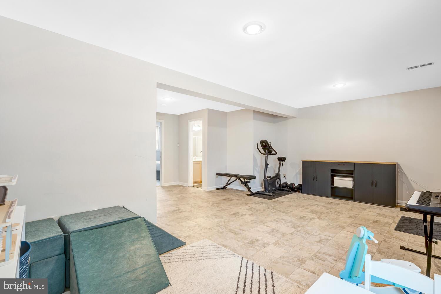 POTOMAC LAKES - Residential